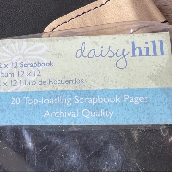 New Old Stock 12 x 12 Faux Leather Scrapbook Album 20 Top Loading Pages *Flaws - Picture 11 of 12